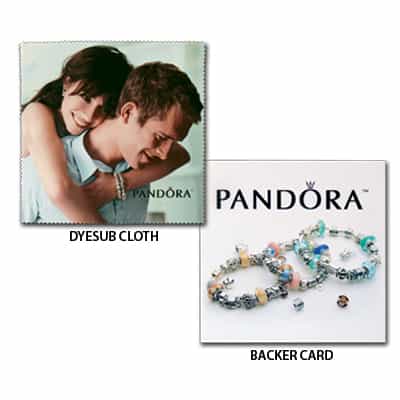 Carte personnalisée en microfibre - 7" x 7" miniature 1